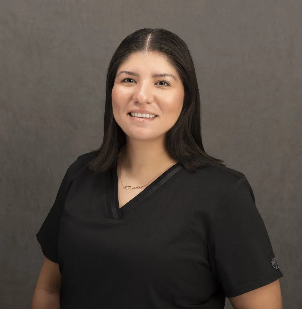 Dental Assistant Gaby-min
